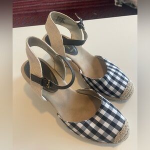 Anne Klein iFlex Gingham Espadrille Wedge Sandals Size 8 Black White